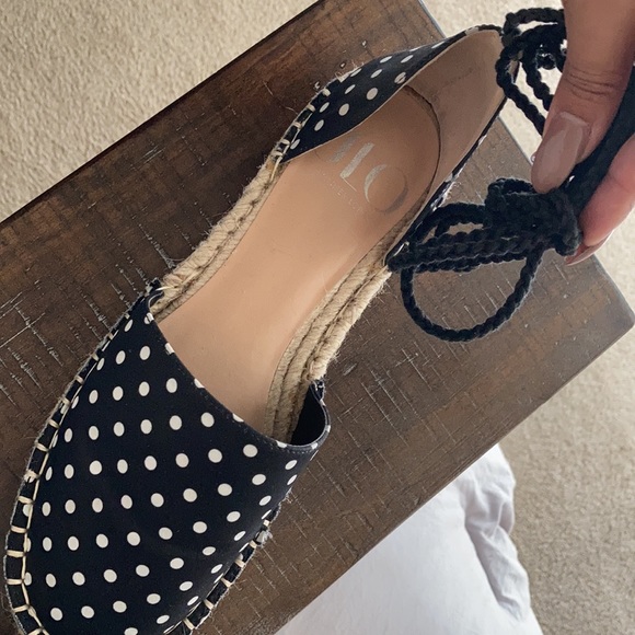 JLo polka dot black shoes. - Picture 3 of 4